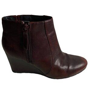 Clarks Women's Crystal Quartz Chelsea Burgundy Ankle Boots Sz 6.5